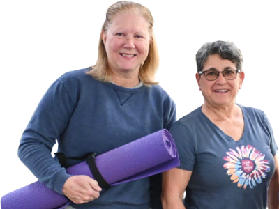 Womenn with exercise mat